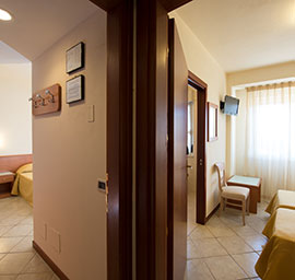 Camere comunicanti hotel nuova sabrina, hotel a marina di pietrasanta, hotel in versilia