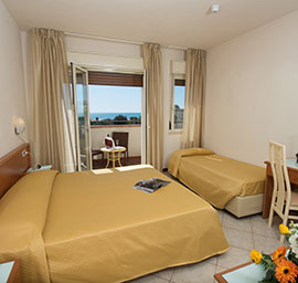 Camera tripla hotel nuova sabrina, hotel a marina di pietrasanta, hotel in versilia